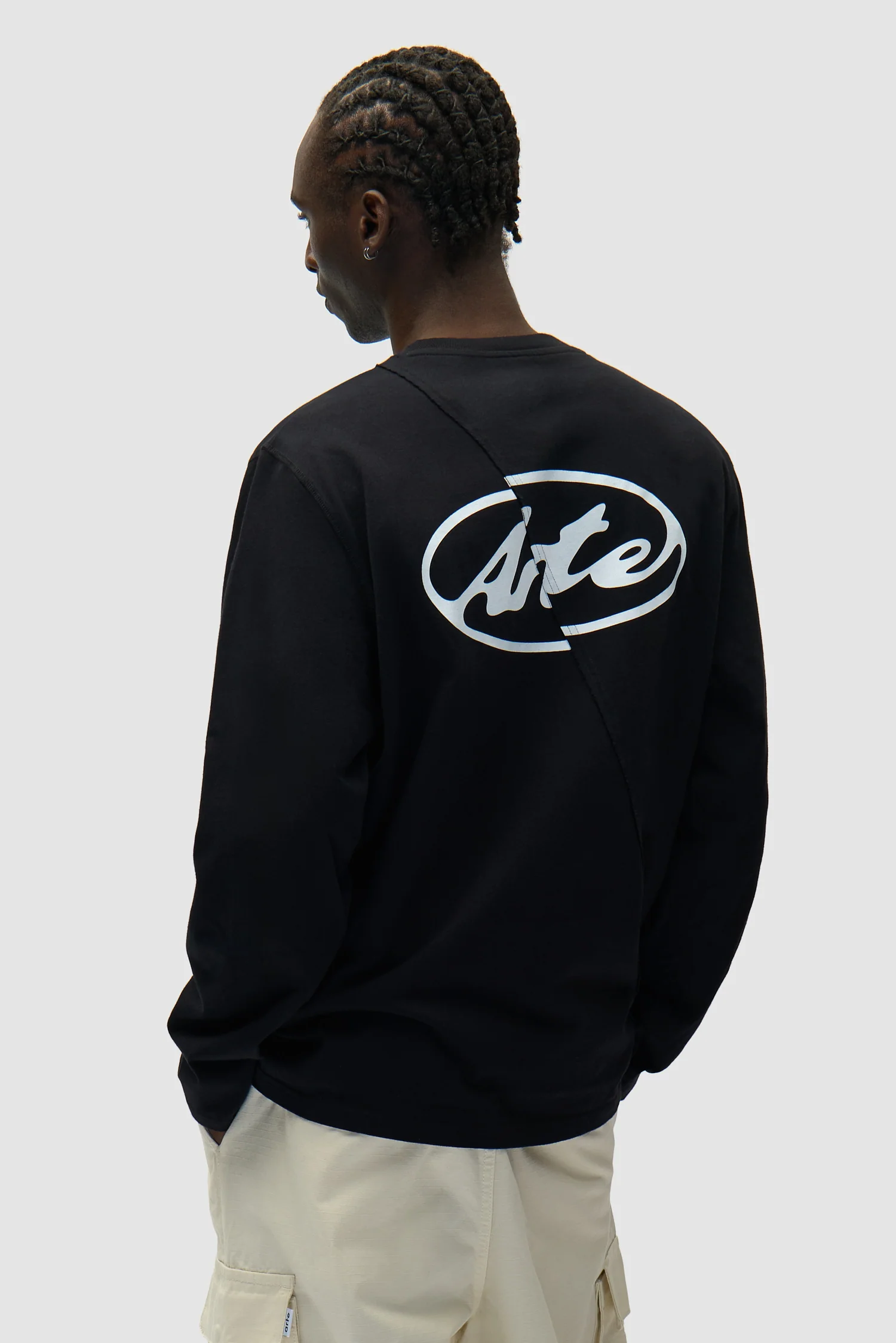 T-shirt à manches longues avec logo cercle dans le dos – Noir